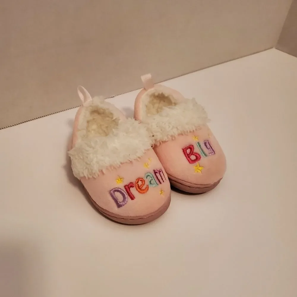 Adorable infant slippers size 2